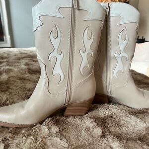 Universal Thread Cream Western-Inspired Mid-Calf Heeled Boots